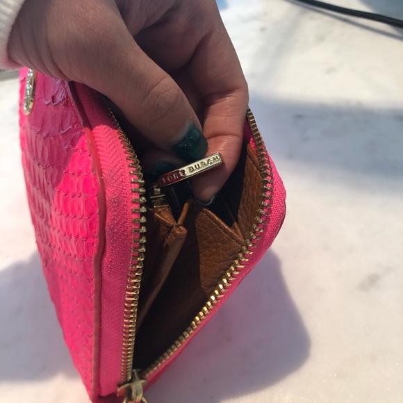 Tory Burch Neon snake pink wallet - Picture 5 of 6